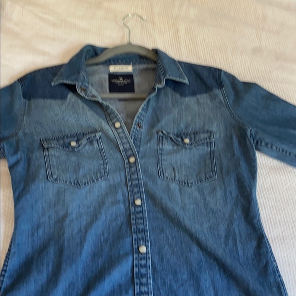 American Eagle lite weight Denim button down